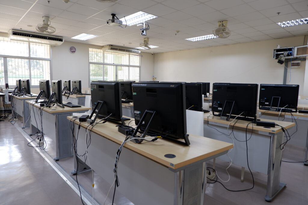 ห้องปฏิบัติการคอมพิวเตอร์ IT 103