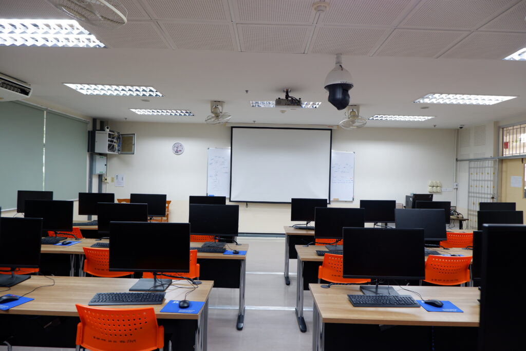 ห้องปฏิบัติการคอมพิวเตอร์ IT 105 และ IT 106